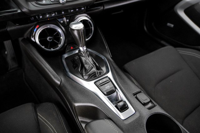 Used 2021 Chevrolet Camaro LT w/ Technology Package RWD image 19