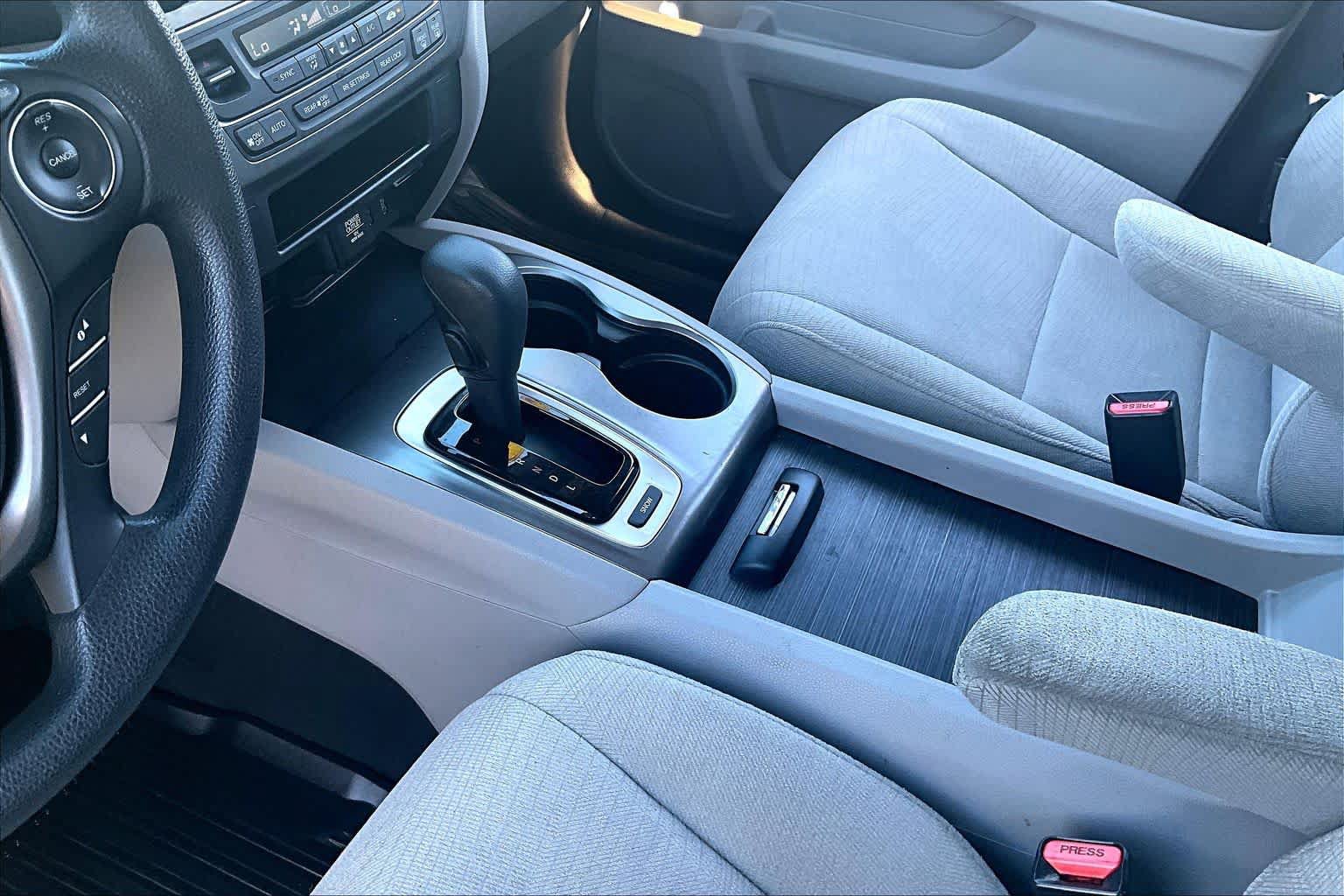 Used 2018 Honda Pilot EX image 16