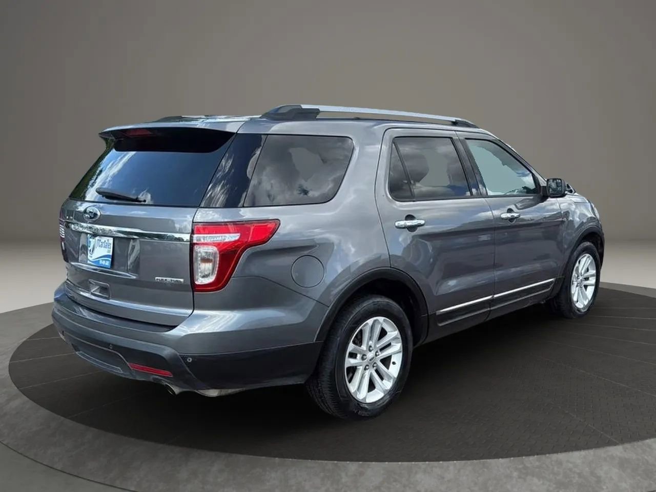 Used 2014 Ford Explorer XLT w/ Equipment Group 201A image 8