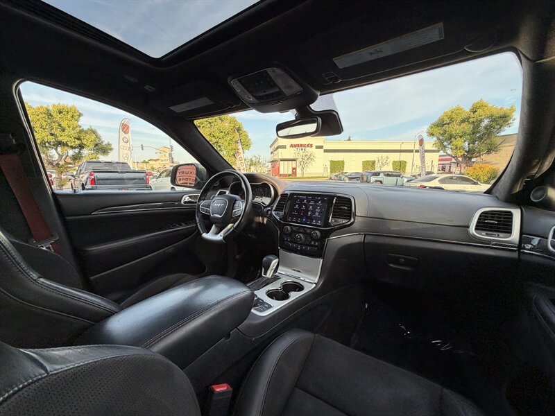 Used 2020 Jeep Grand Cherokee SRT AWD/4WD image 46