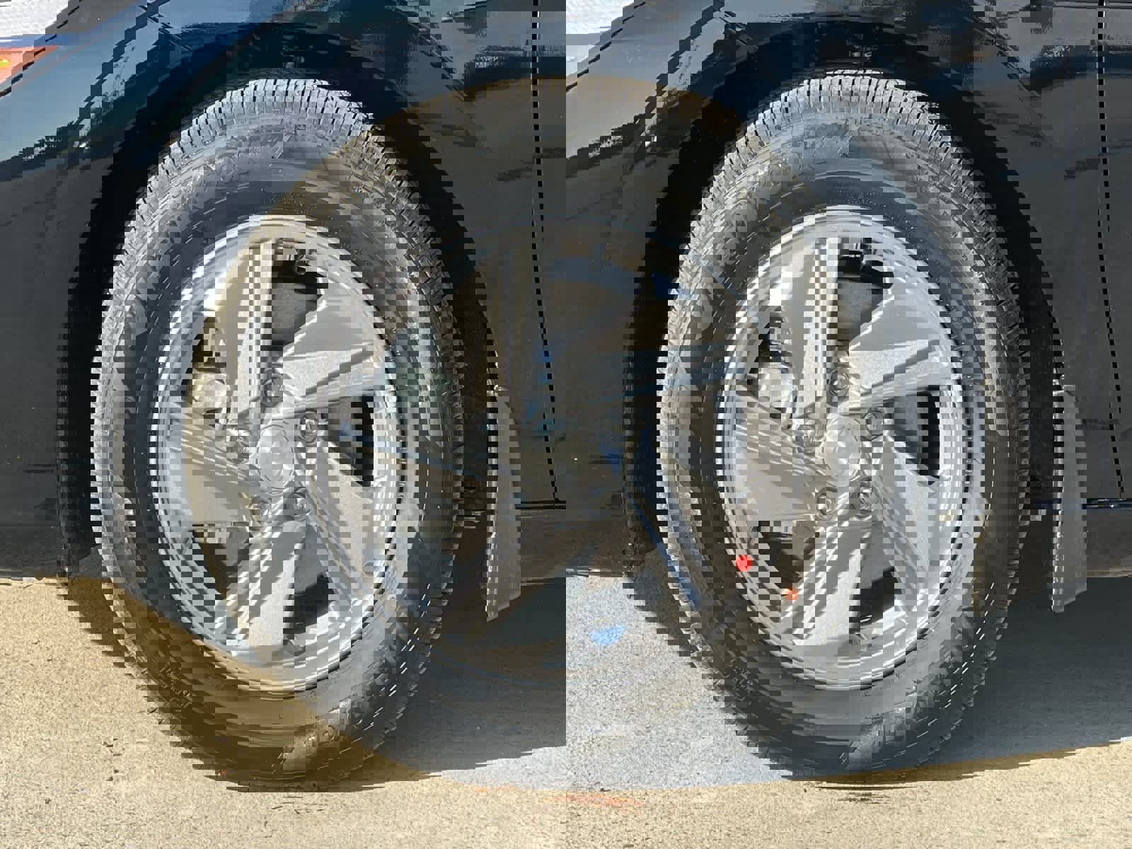 Certified 2025 Hyundai Elantra SE image 11