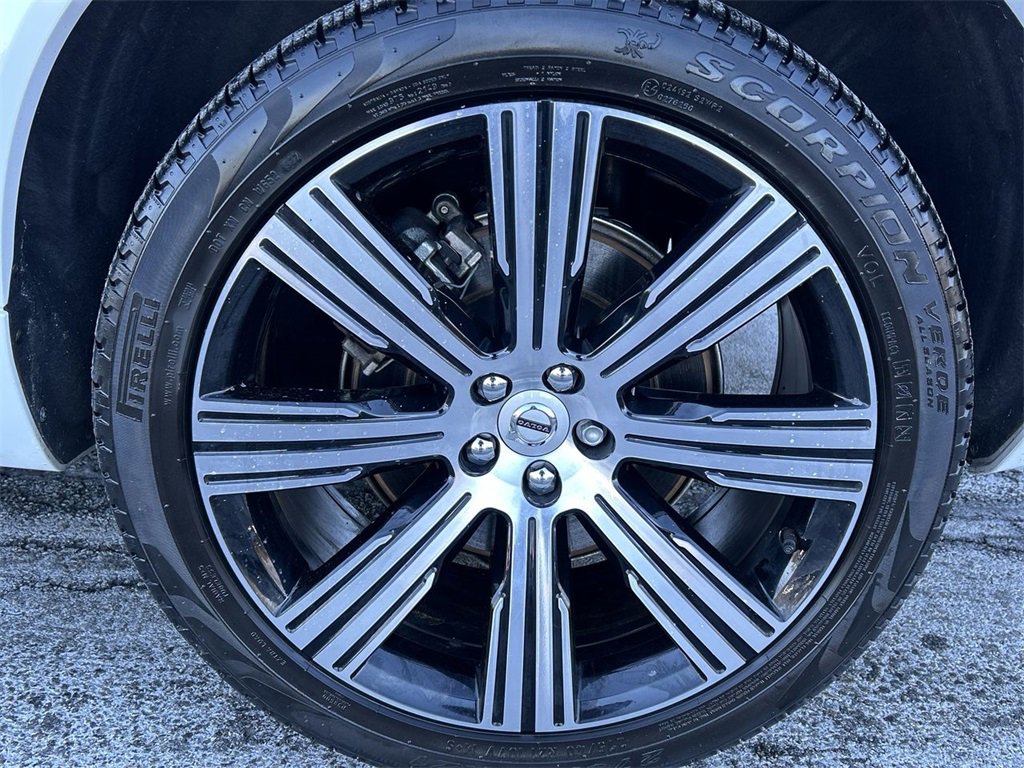 Certified 2023 Volvo XC90 T8 Plus w/ Protection Package image 11