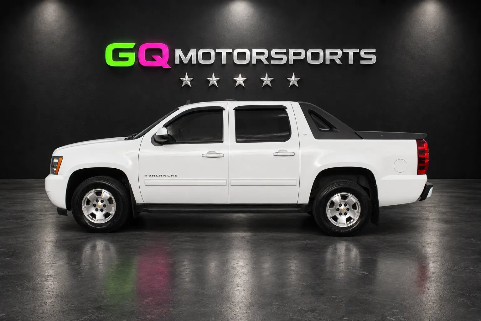 Used 2011 Chevrolet Avalanche LT AWD/4WD image 5