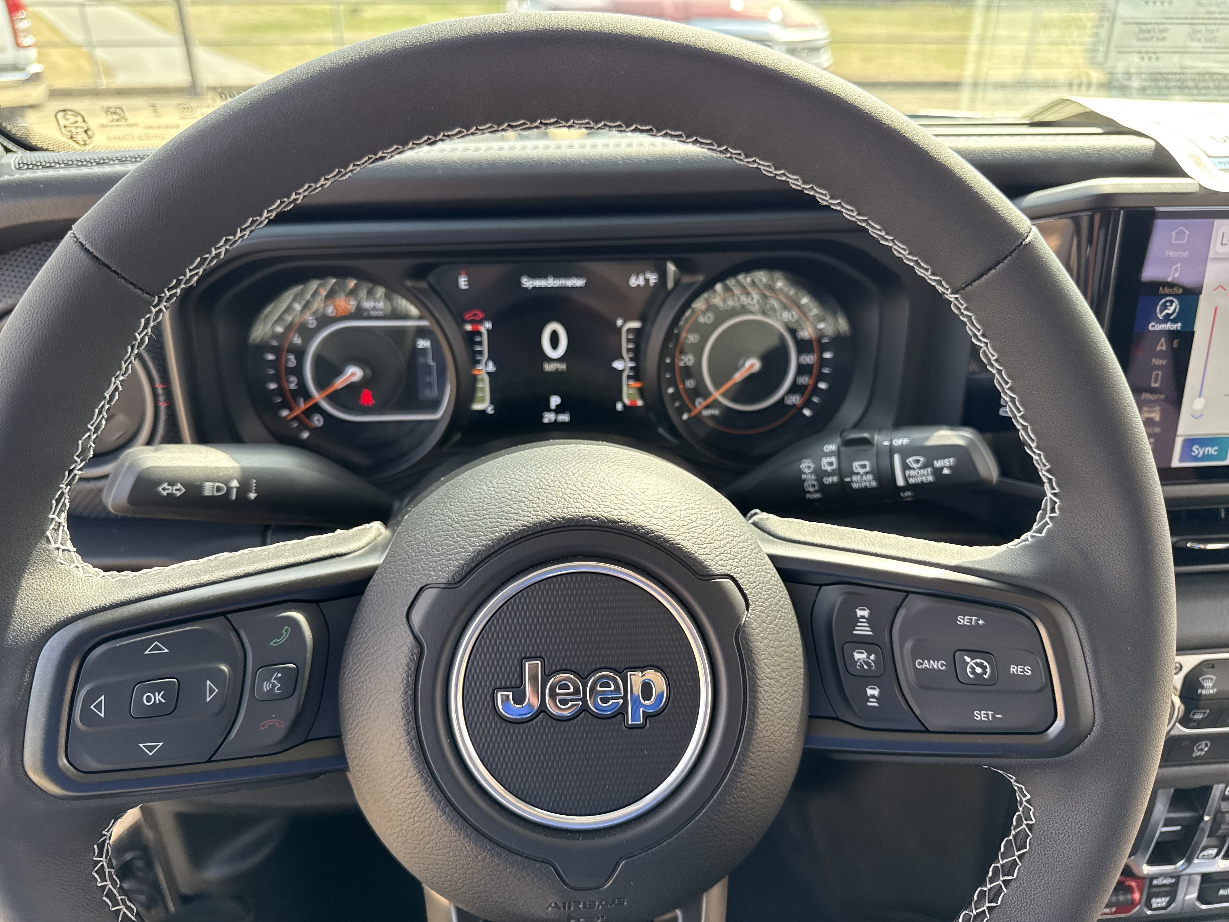 New 2025 Jeep Wrangler Unlimited Rubicon w/ Technology Group image 16