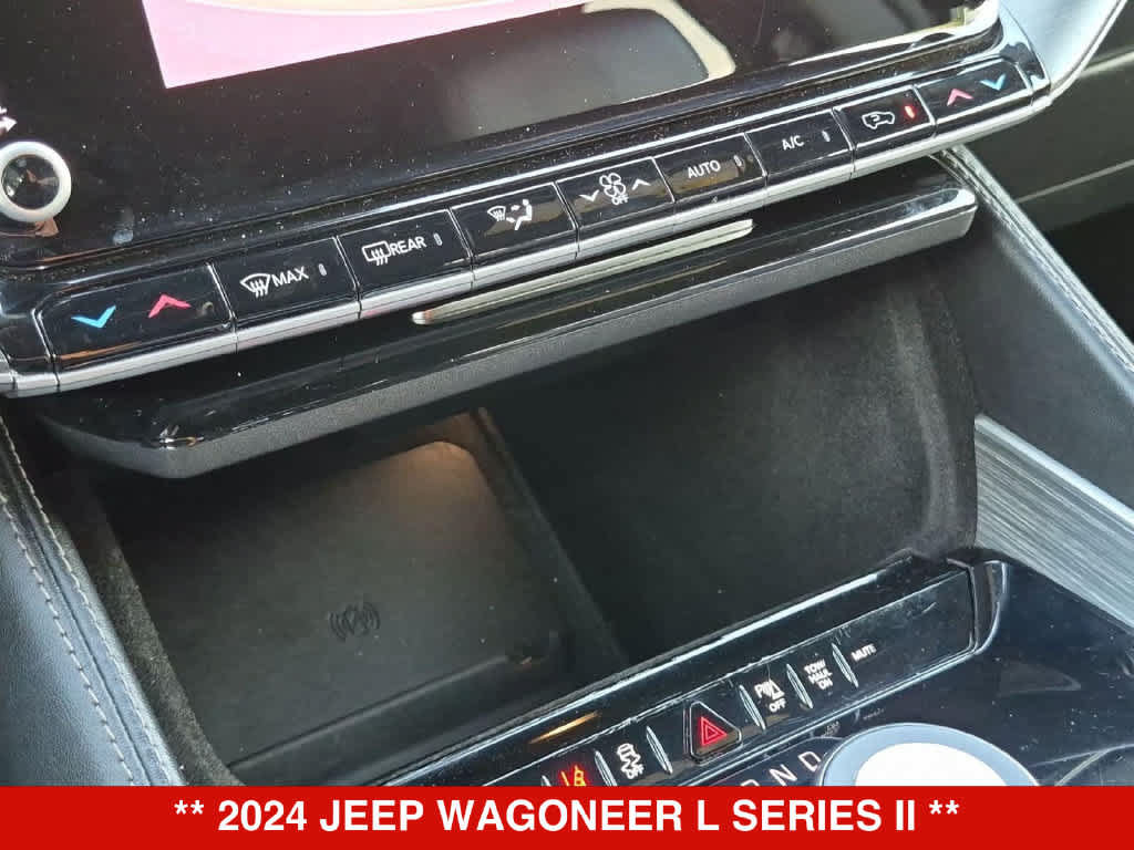 Used 2024 Jeep Wagoneer L Series II AWD/4WD image 31