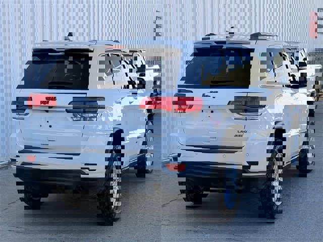 Used 2018 Jeep Grand Cherokee Laredo image 4