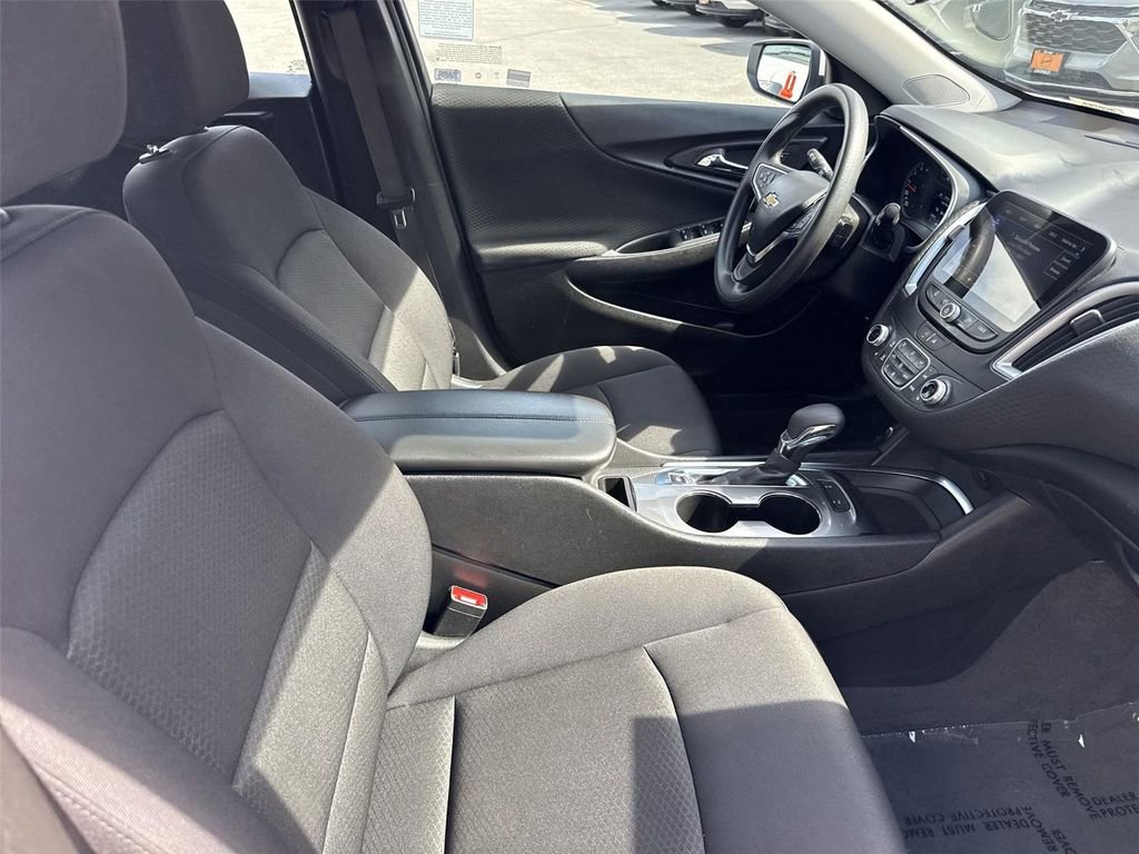 Used 2025 Chevrolet Malibu LT FWD image 24