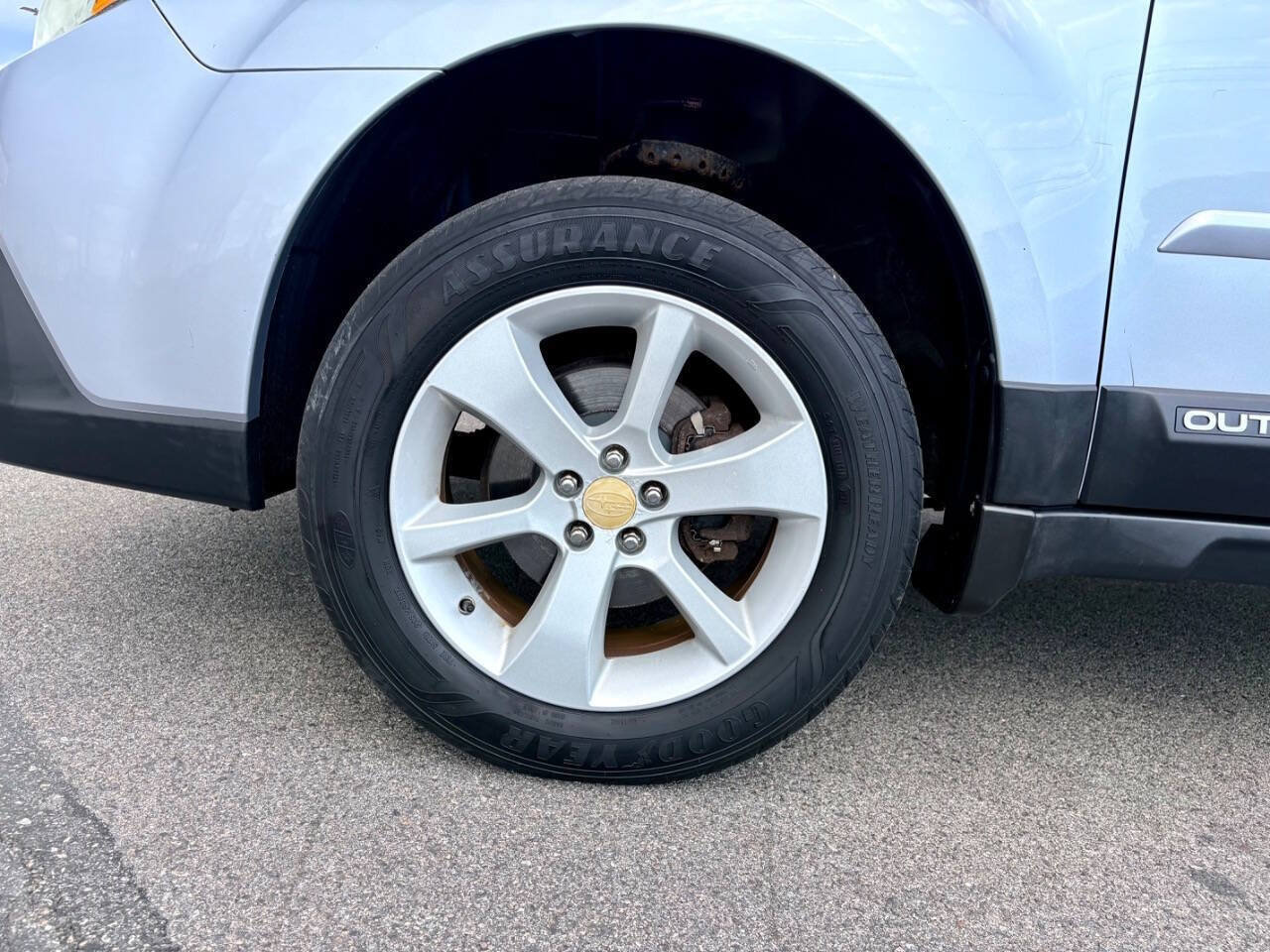 Used 2013 Subaru Outback 2.5i Premium AWD/4WD image 38