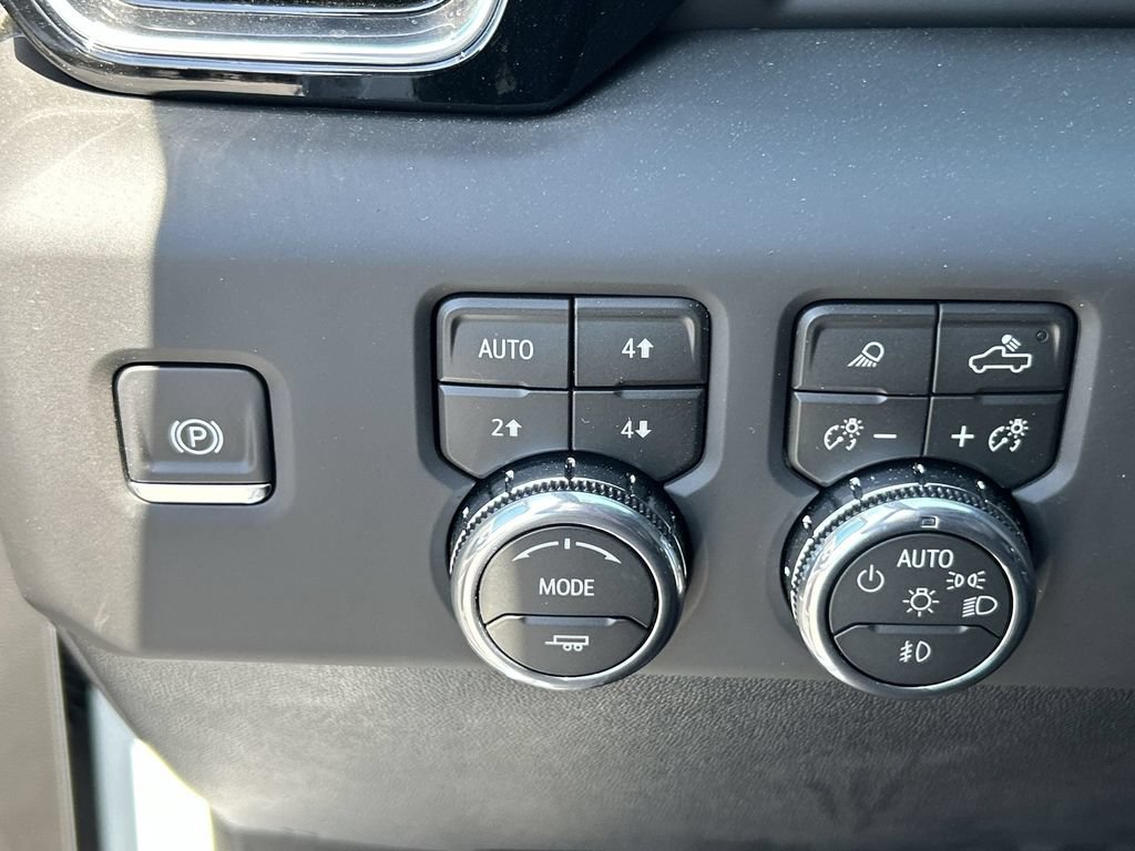 New 2026 GMC Sierra 2500 Denali w/ Technology Package AWD/4WD image 18