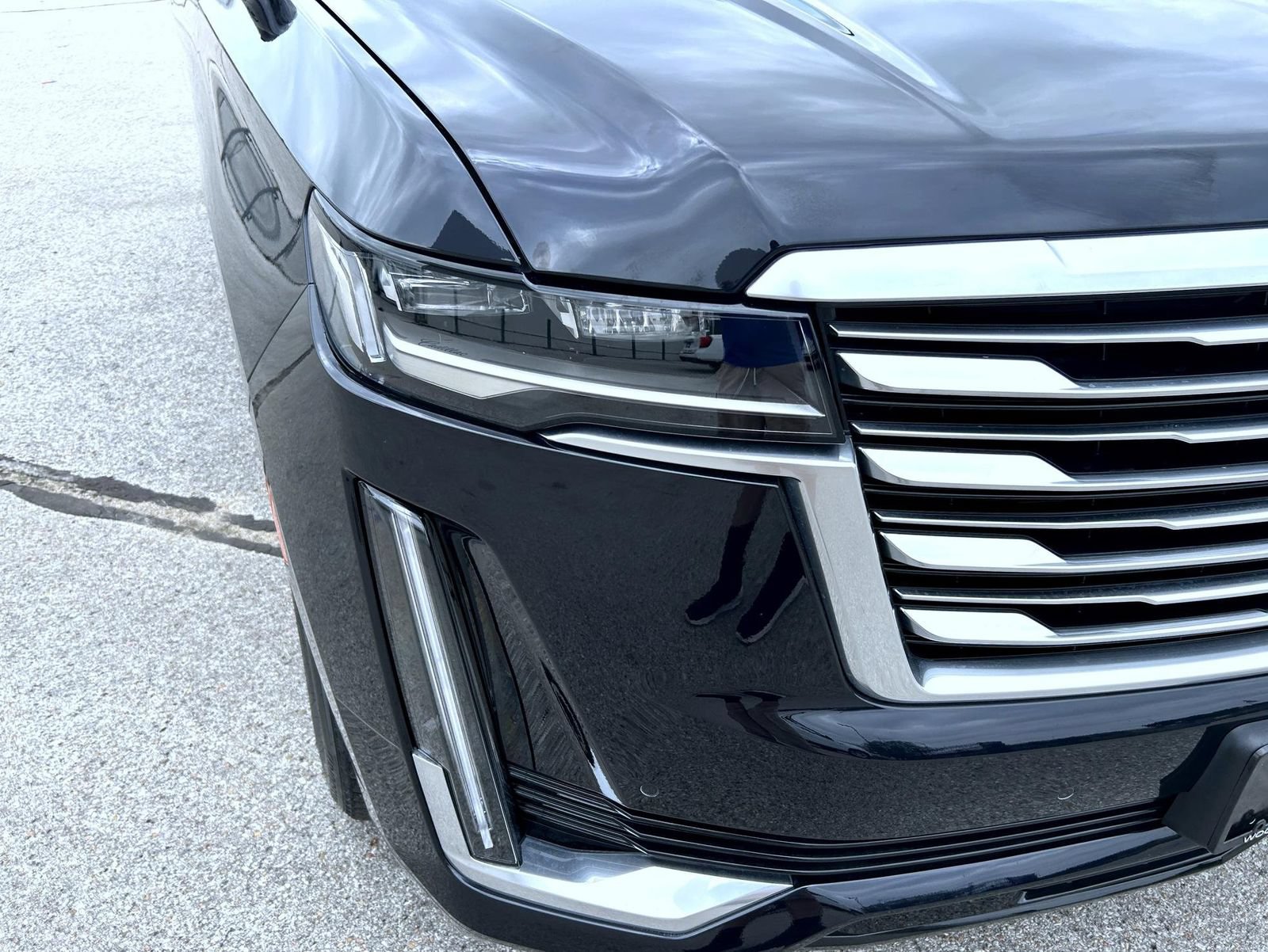 Certified 2023 Cadillac Escalade Premium Luxury Platinum AWD/4WD image 10