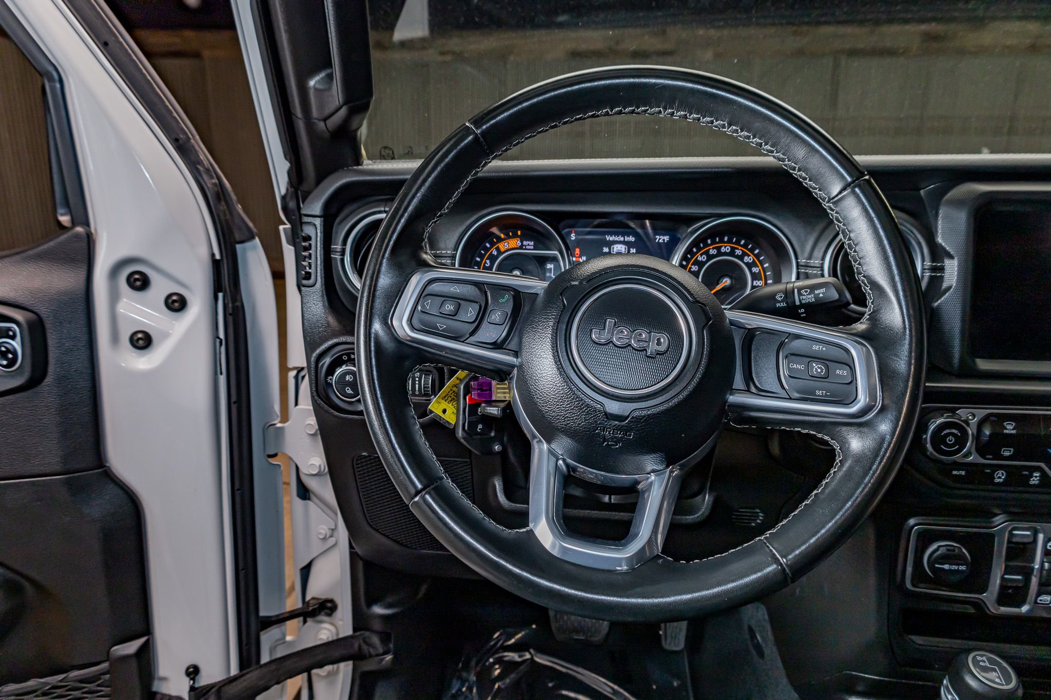 Used 2022 Jeep Gladiator Overland w/ Popular Equipment Package image 18