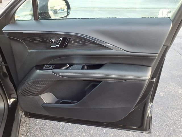 Certified 2024 Cadillac Lyriq Luxury image 24