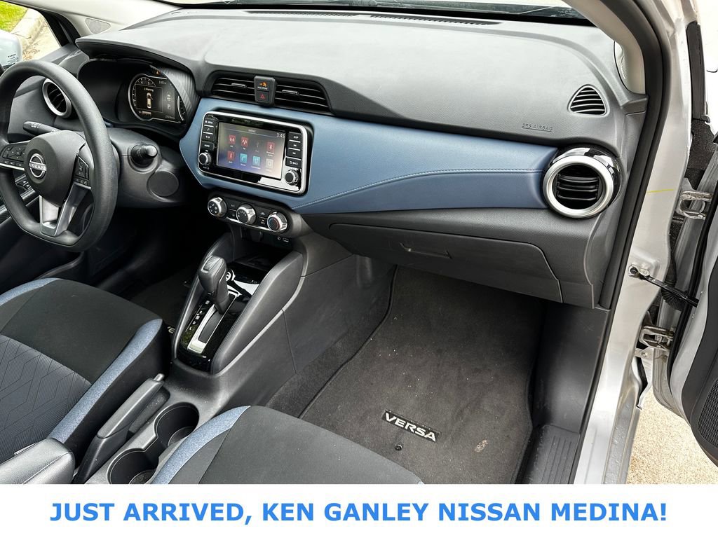 Used 2025 Nissan Versa SV FWD image 20