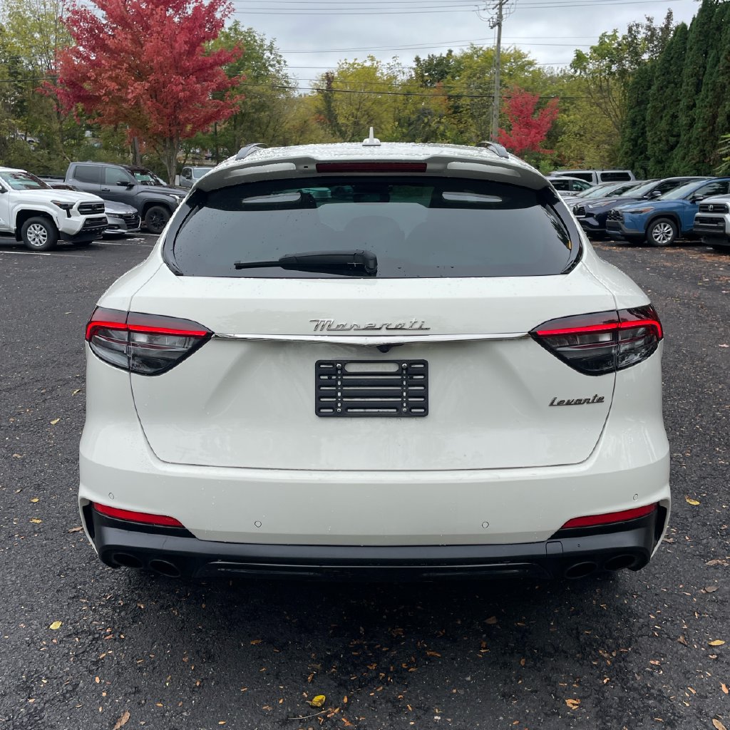 Used 2022 Maserati Levante GT AWD/4WD image 2