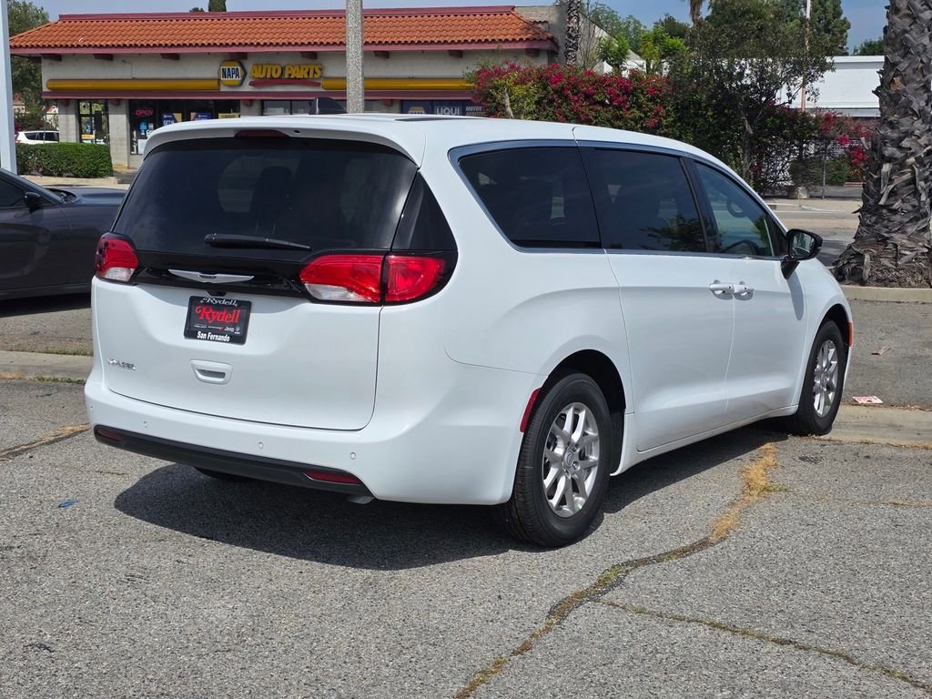 New 2026 Chrysler Voyager LX FWD image 4