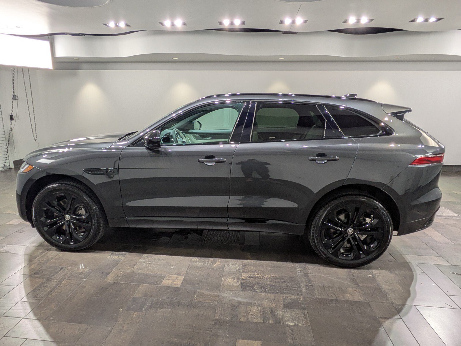 New 2026 Jaguar F-PACE R-Dynamic S AWD/4WD image 3