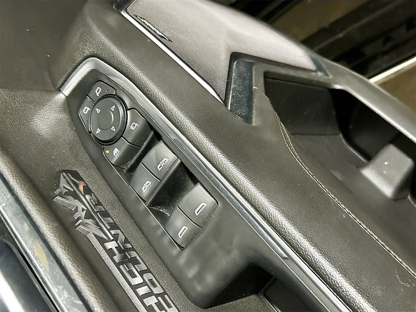 Used 2022 Chevrolet Silverado 1500 High Country w/ High Country Premium Package image 18