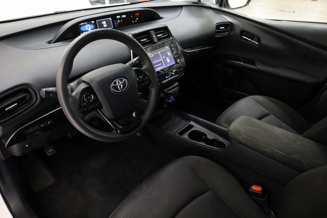 Used 2021 Toyota Prius LE image 12