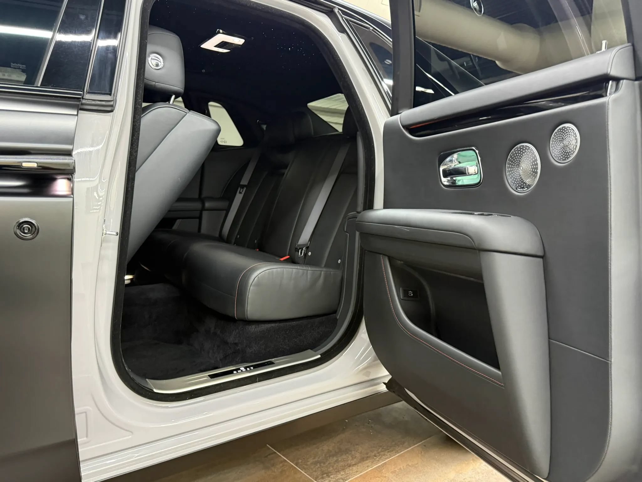 Used 2022 Rolls-Royce Ghost AWD/4WD image 40