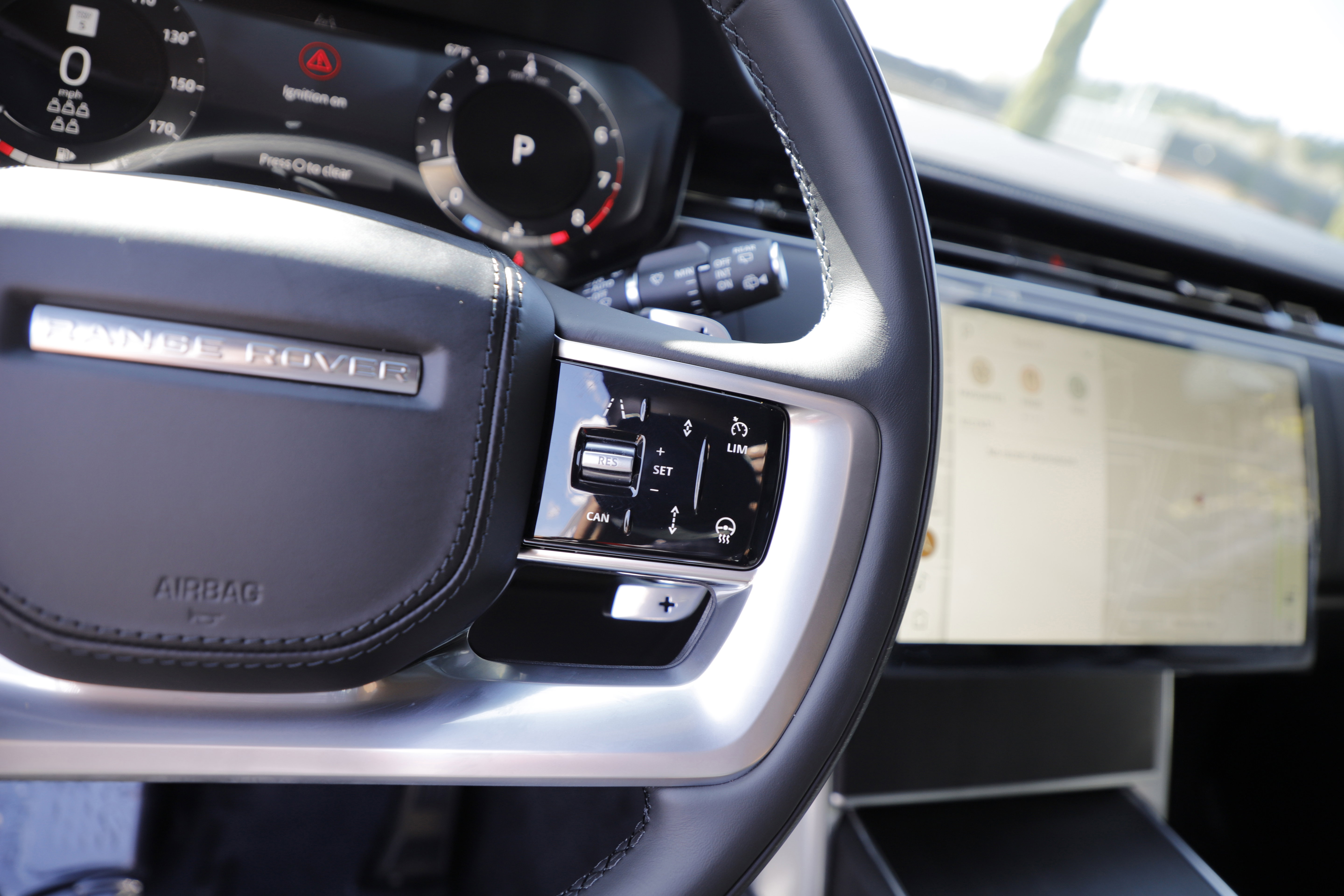 New 2026 Land Rover Range Rover Long Wheelbase SE AWD/4WD image 24