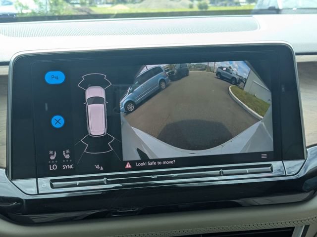 Used 2024 Volkswagen Atlas SE FWD image 19