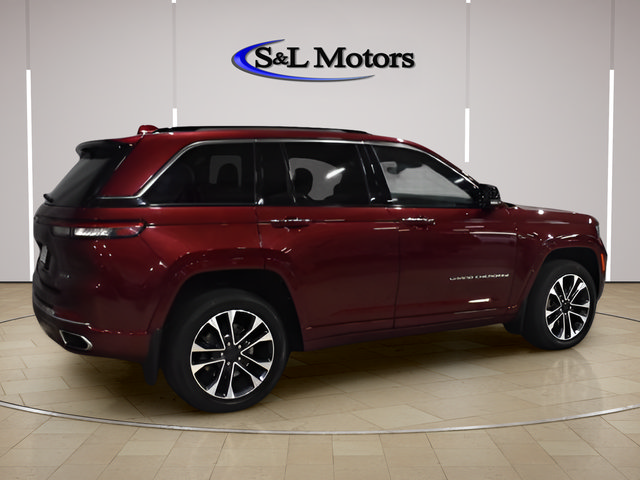 Used 2022 Jeep Grand Cherokee Overland w/ Luxury Tech Group IV AWD/4WD image 8