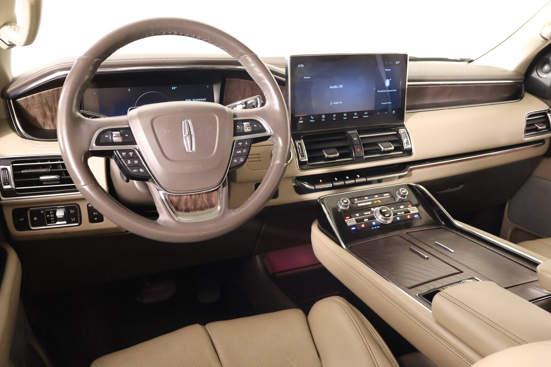 Used 2022 Lincoln Navigator Reserve AWD/4WD image 2