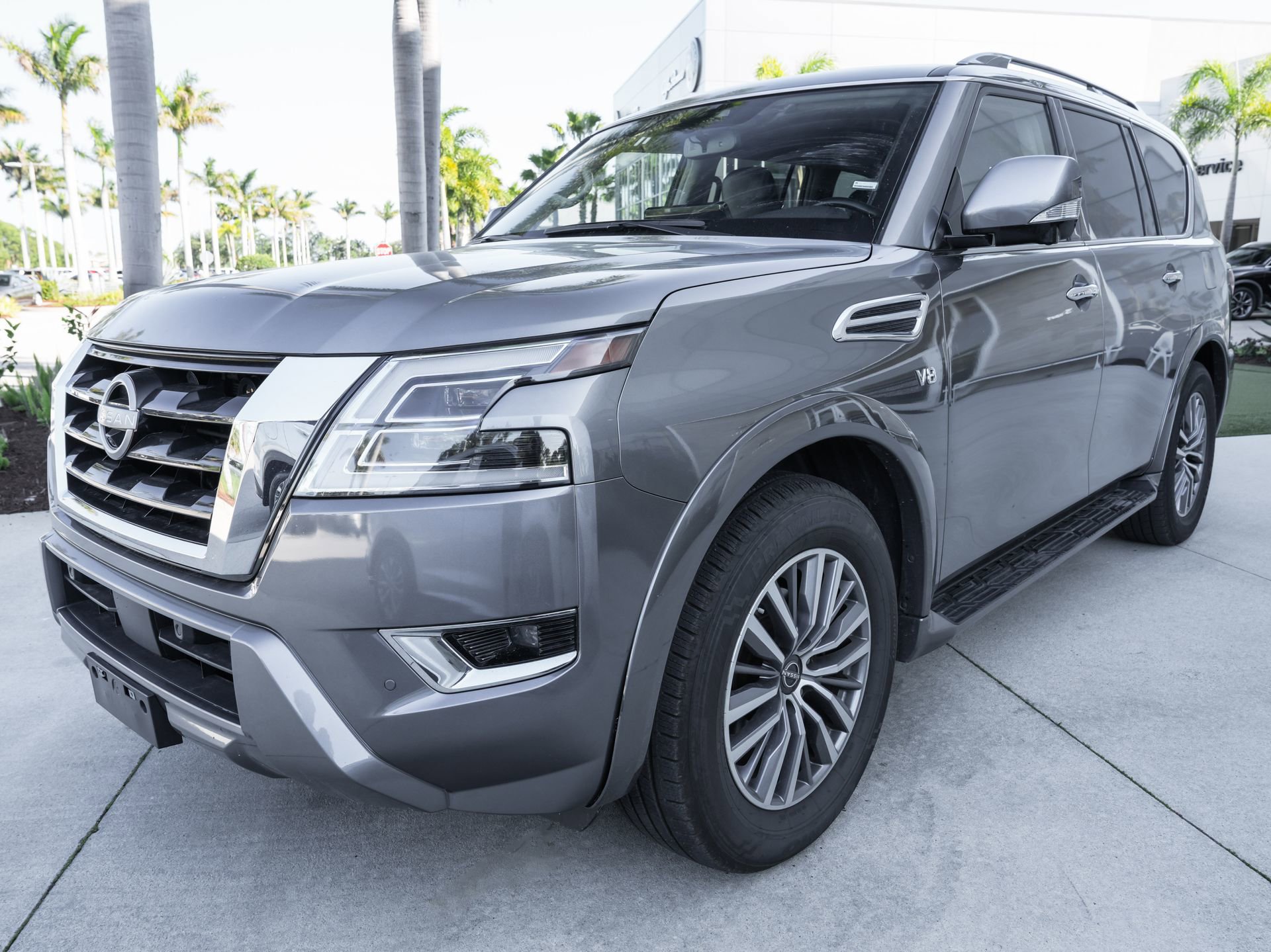 Used 2022 Nissan Armada SL w/ Captain's Chairs Package AWD/4WD image 6