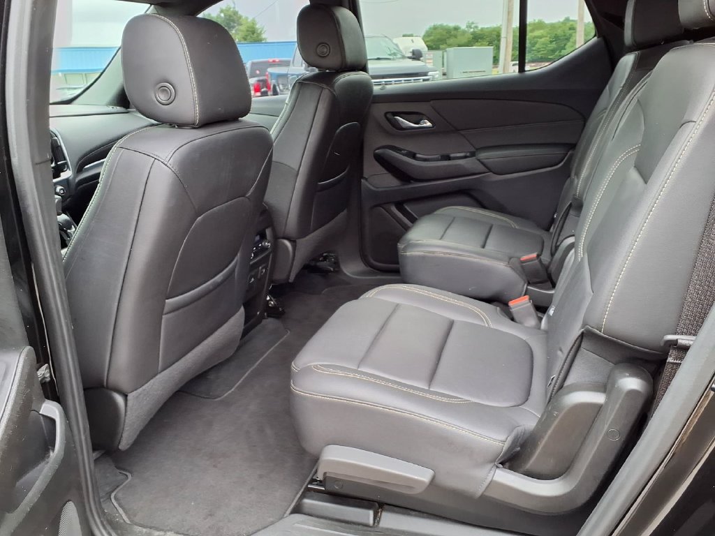 Used 2023 Chevrolet Traverse LT w/ LT Premium Package FWD image 16