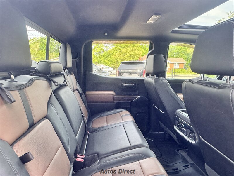 Used 2019 Chevrolet Silverado 1500 High Country w/ Technology Package AWD/4WD image 28