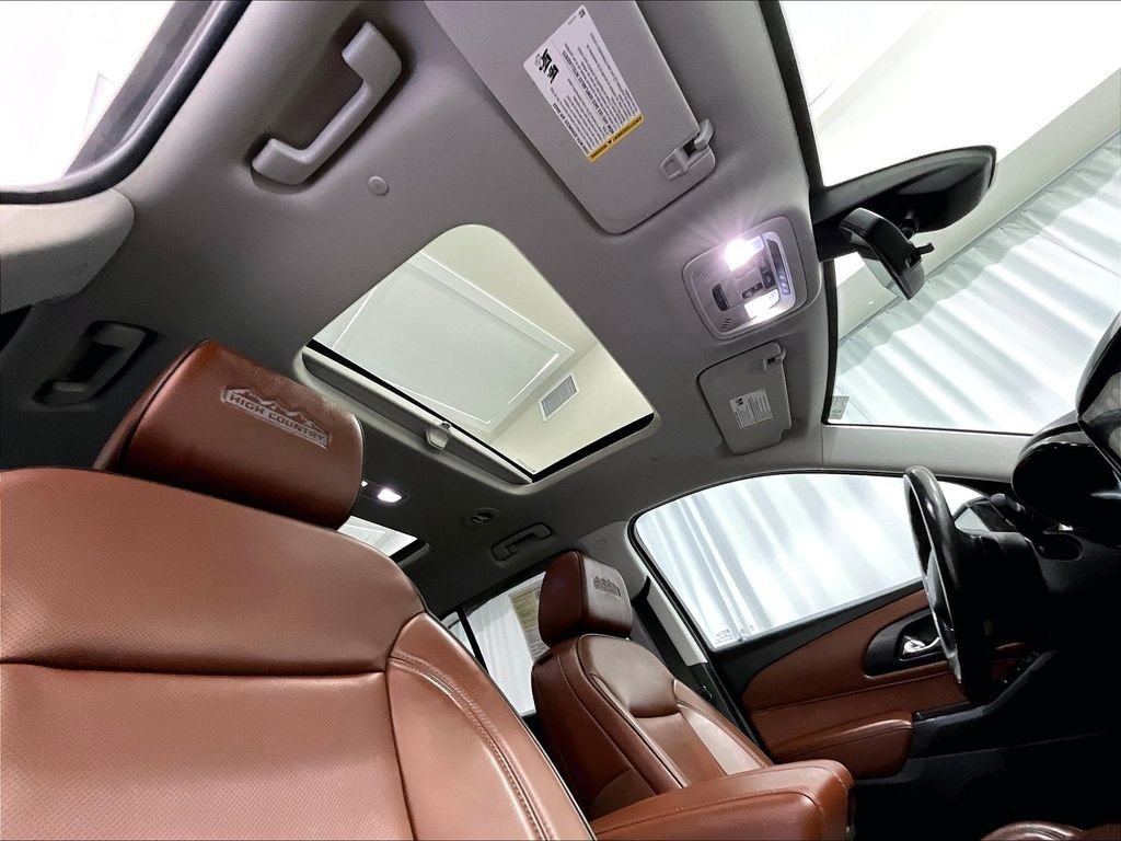 Used 2018 Chevrolet Traverse High Country AWD/4WD image 23