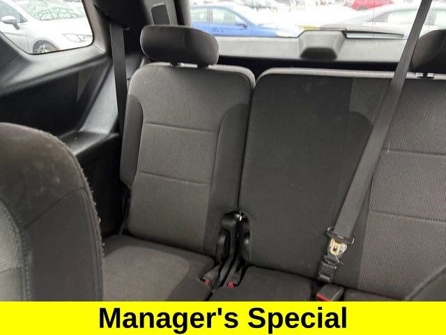 Used 2022 Chevrolet Traverse LT w/ LPO, Floor Liner Package image 35