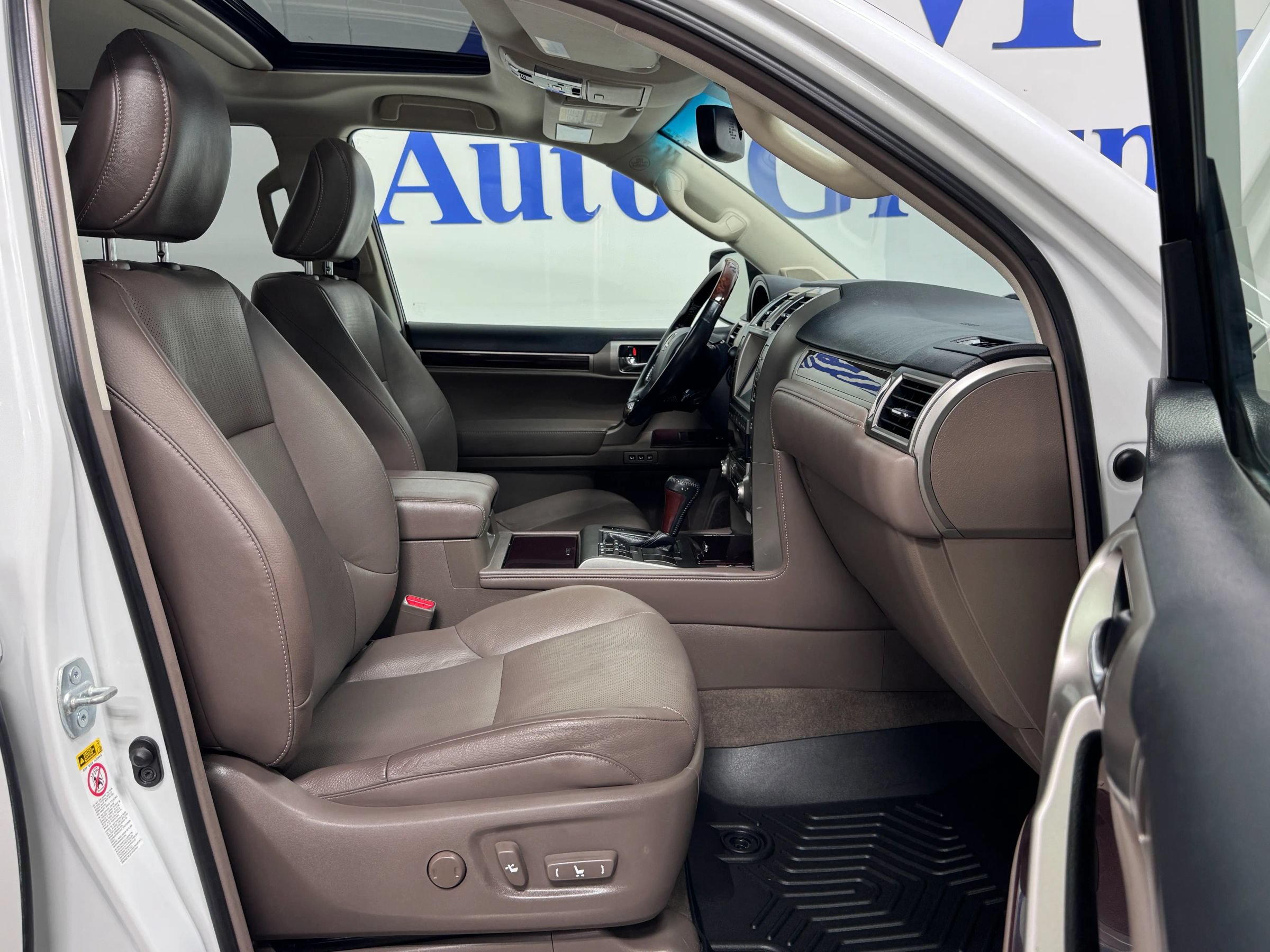 Used 2017 Lexus GX 460 AWD/4WD image 8