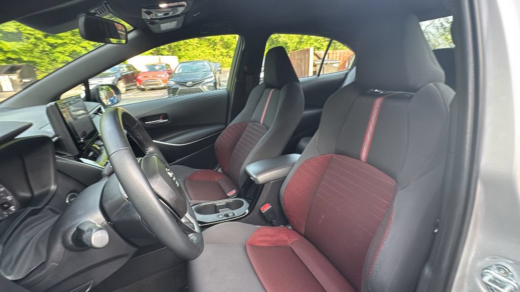 Used 2025 Toyota Corolla SE FWD image 30