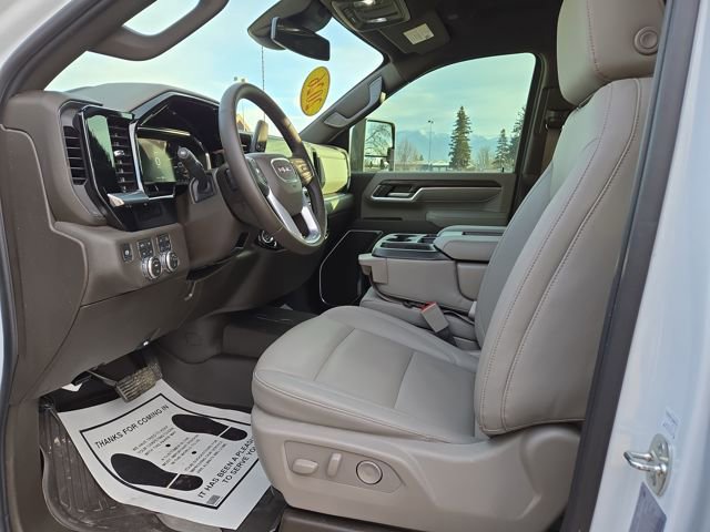 Used 2026 GMC Sierra 3500 SLT image 2