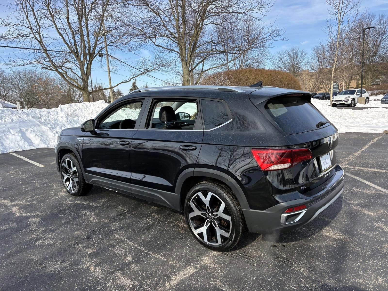 Used 2023 Volkswagen Taos SEL image 5