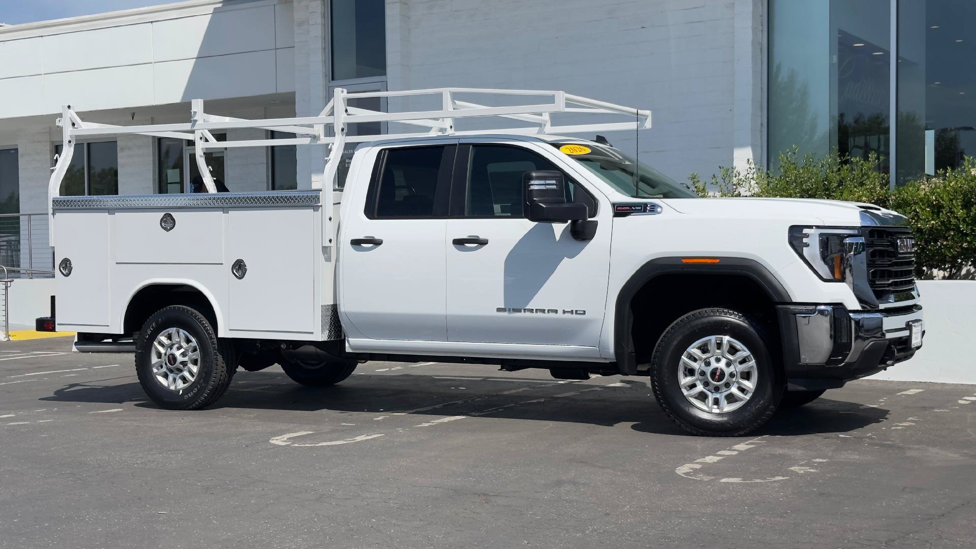 New 2026 GMC Sierra 2500 Pro w/ Convenience Package AWD/4WD image 2