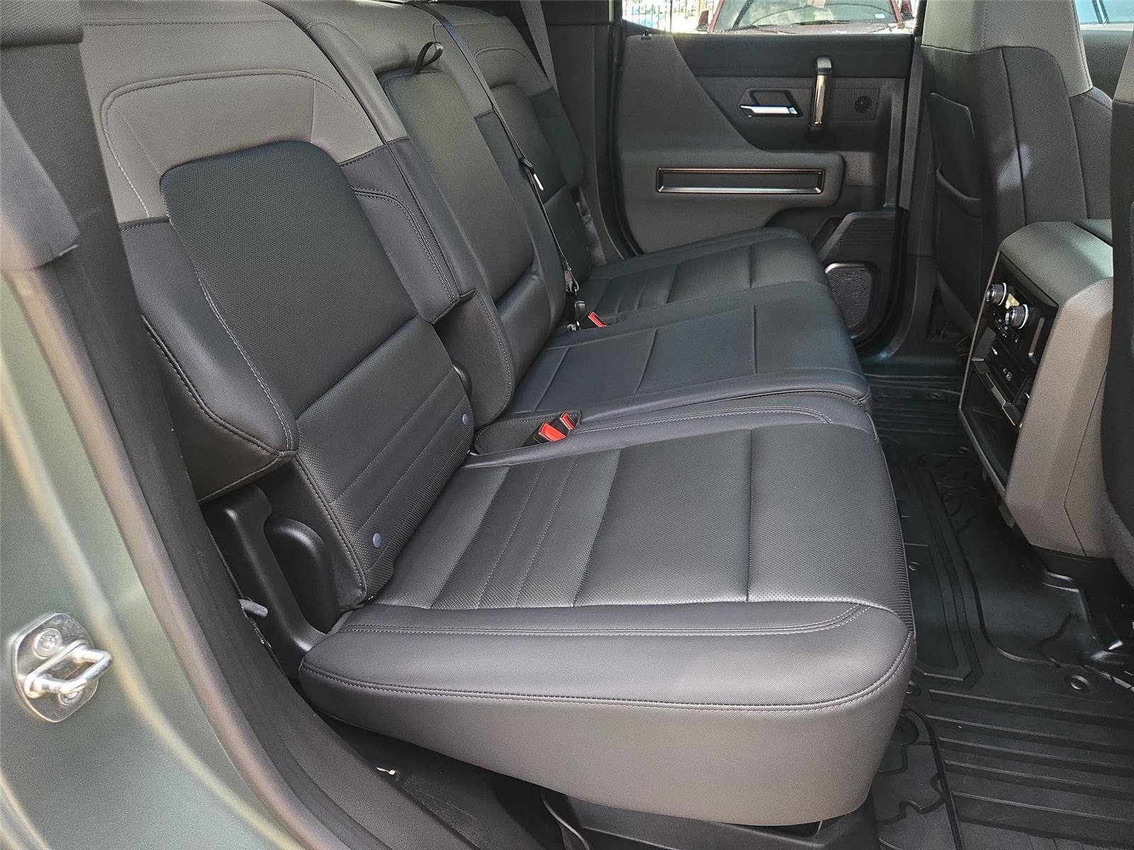 Used 2024 GMC Hummer EV 3X w/ LPO, Illumination Package AWD/4WD image 30