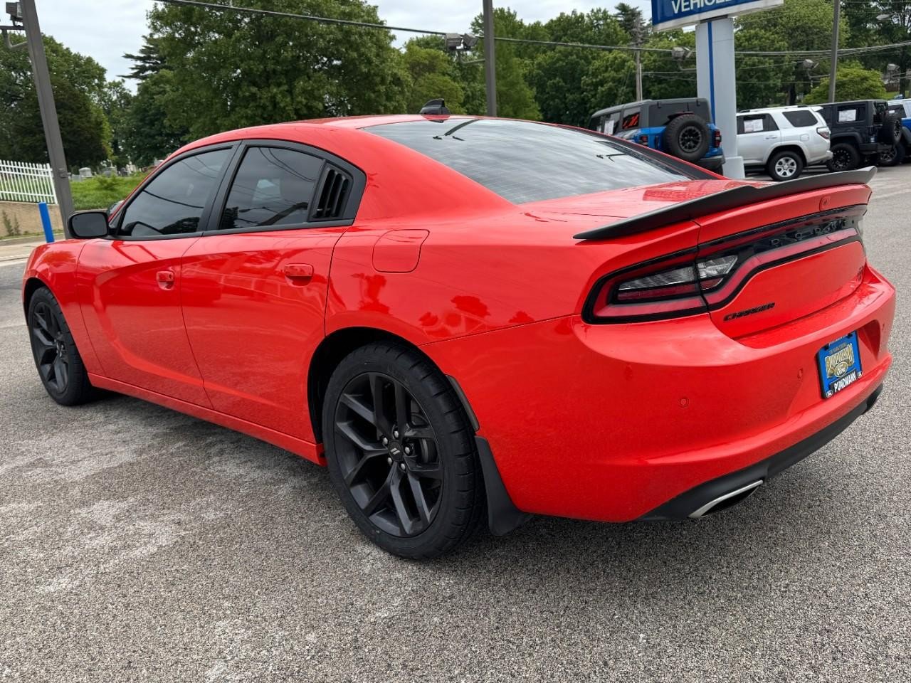 Used 2021 Dodge Charger SXT w/ Blacktop Package RWD image 5
