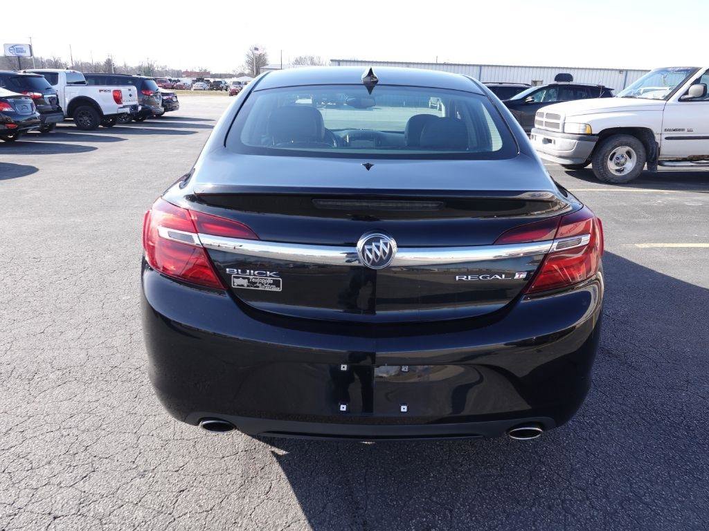 Used 2017 Buick Regal Sport Touring image 2
