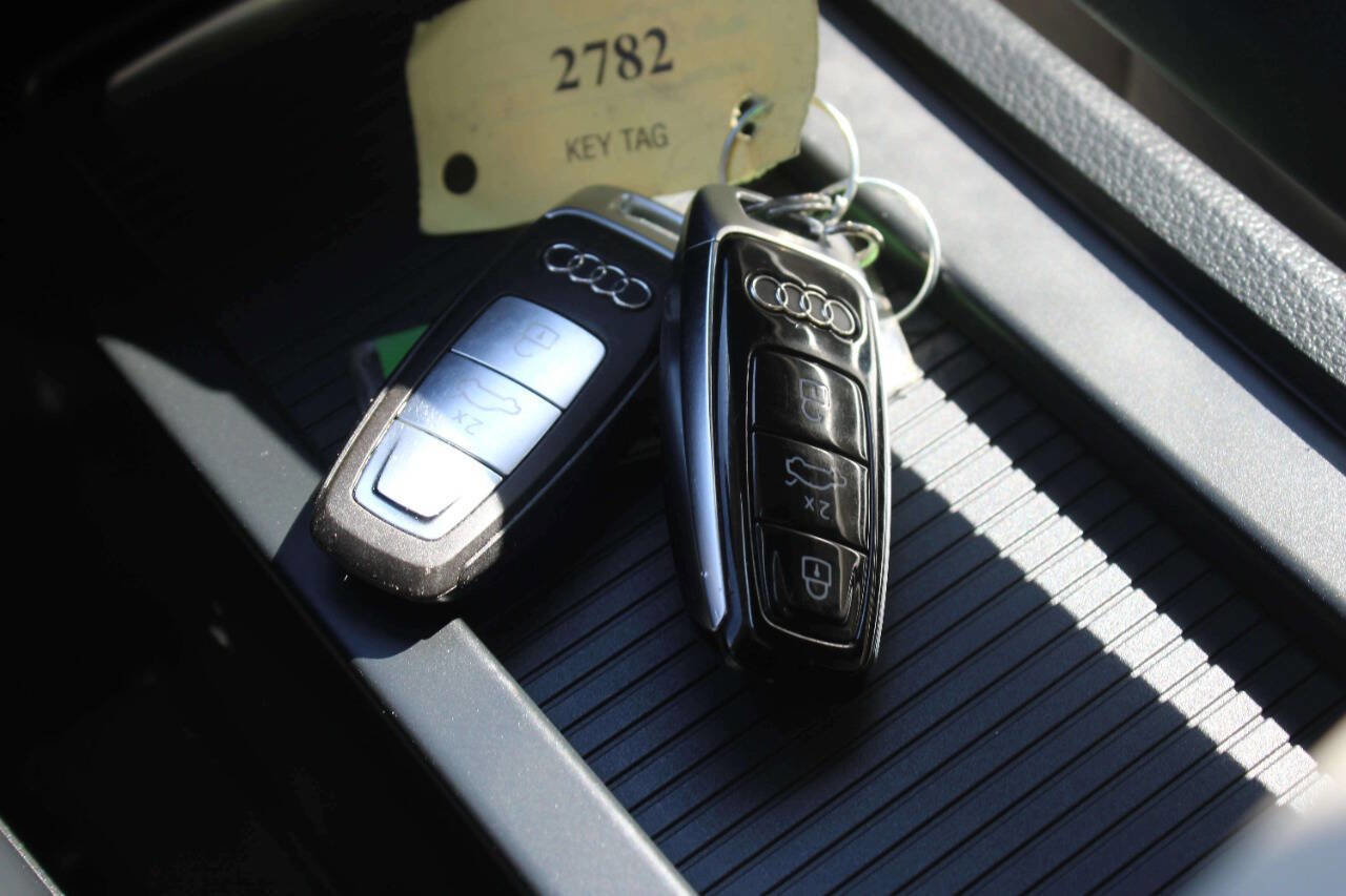 Used 2019 Audi e-tron Prestige image 28