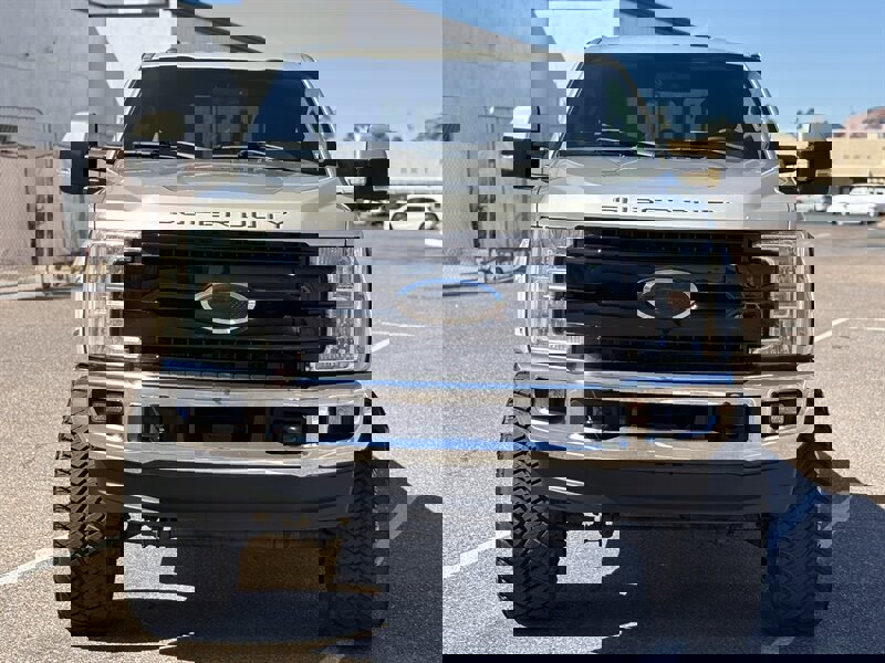 Used 2017 Ford F350 Lariat image 9