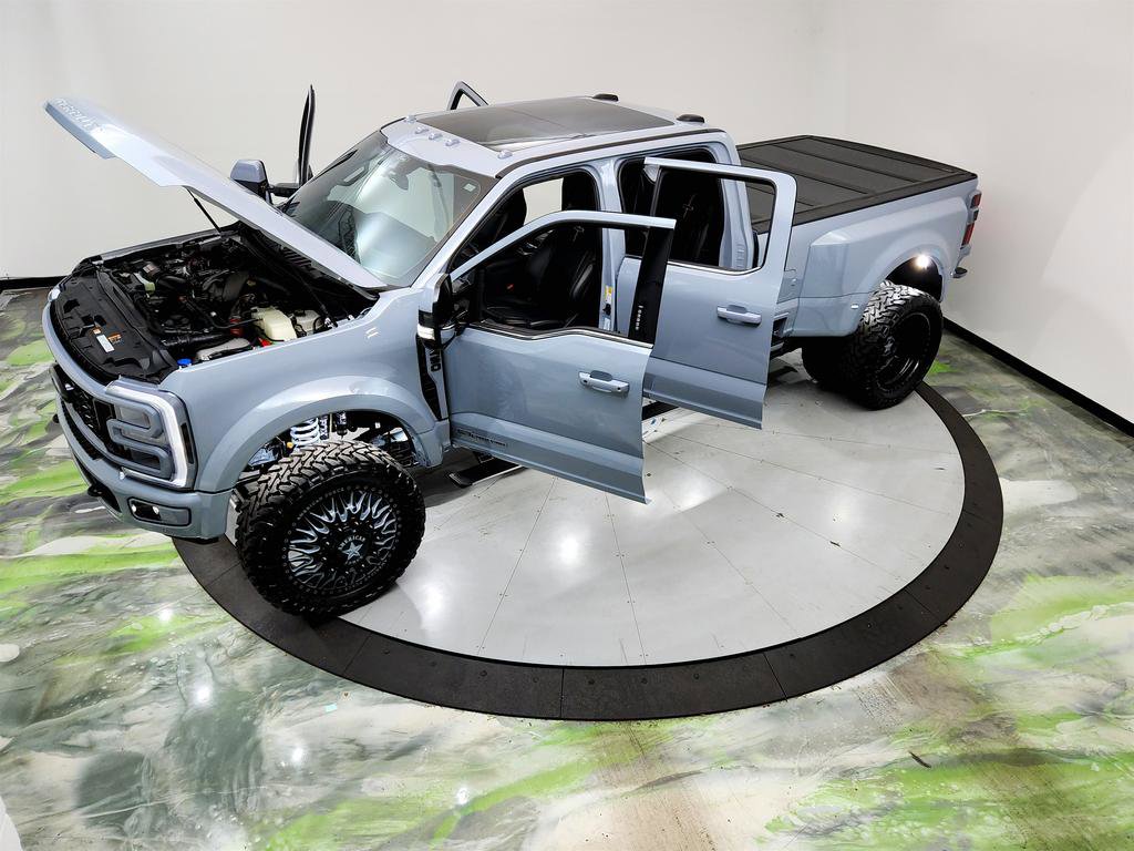 Used 2024 Ford F450 Platinum w/ FX4 Off-Road Package image 37