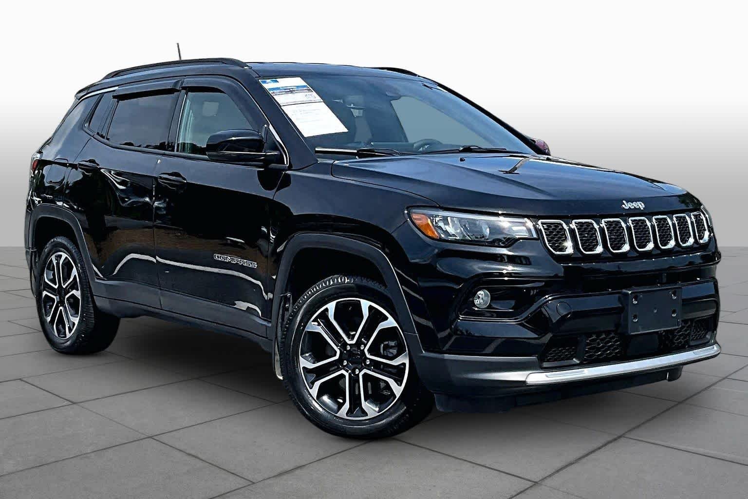 Used 2023 Jeep Compass Limited AWD/4WD image 3