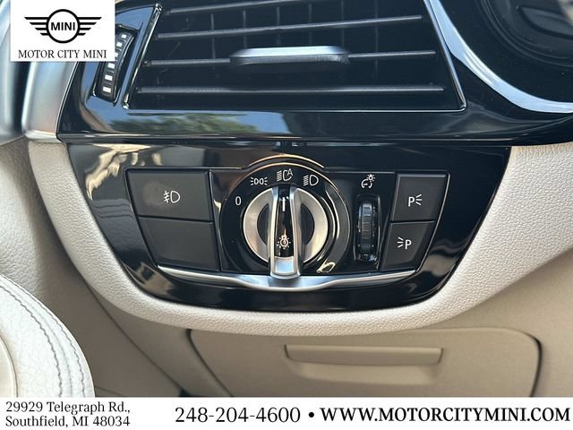 Used 2018 BMW 530e xDrive w/ Premium Package 2 AWD/4WD image 29