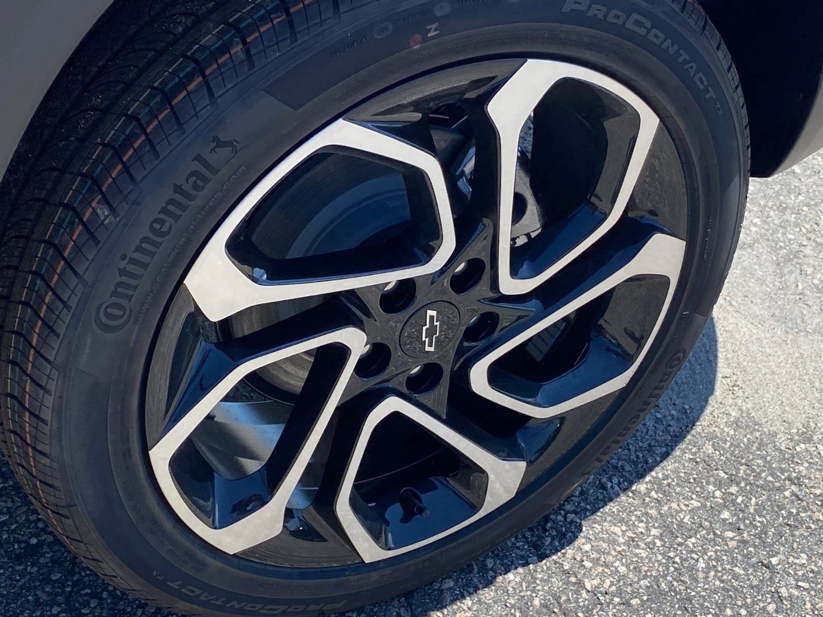 New 2026 Chevrolet Trax RS w/ Sunroof Package FWD image 23