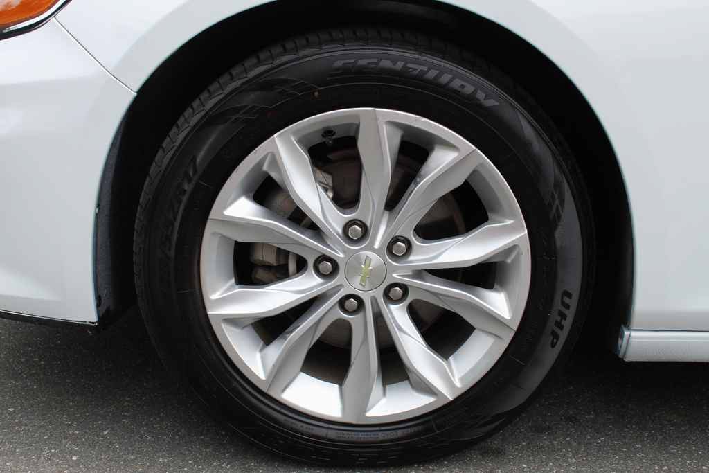 Used 2019 Chevrolet Malibu LT FWD image 28
