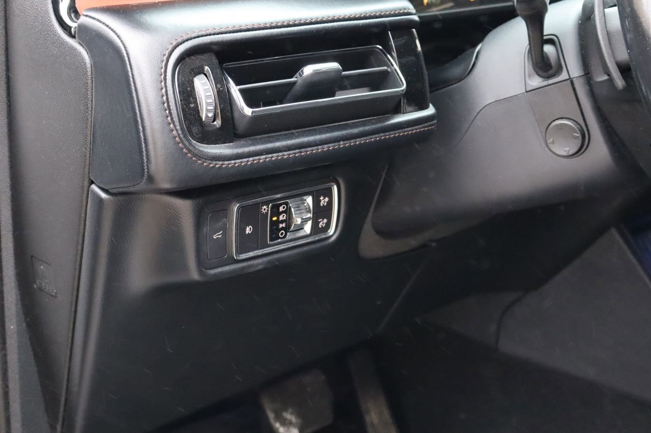 Used 2020 Lincoln Aviator Reserve w/ Elements Package Plus AWD/4WD image 26