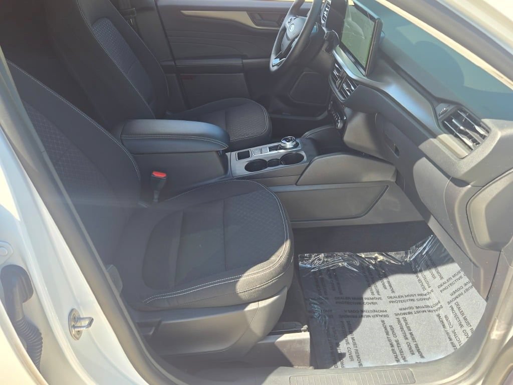 Used 2024 Ford Escape Active w/ Tech Pack #1 AWD/4WD image 4