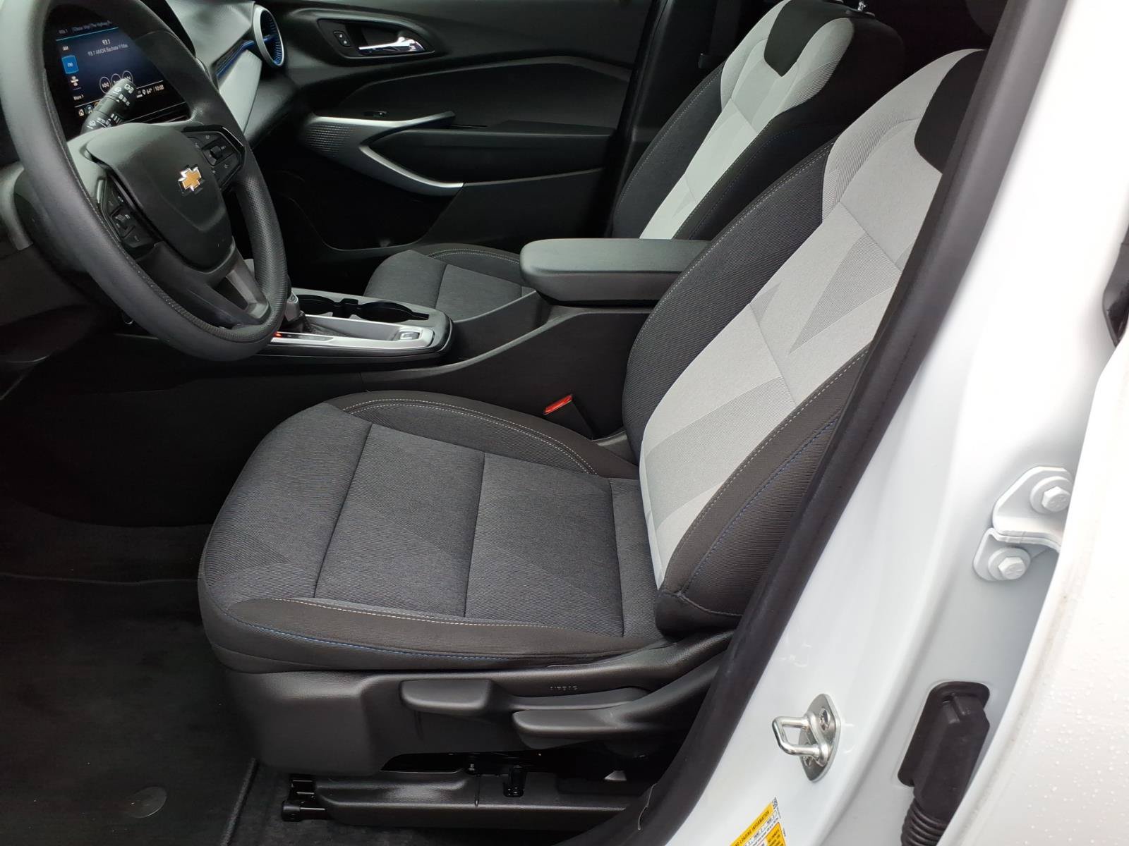 Certified 2024 Chevrolet Trax LS w/ LS Convenience Package FWD image 14